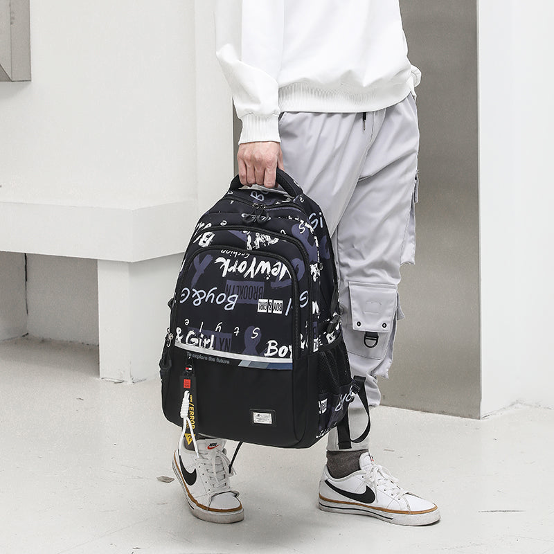 Mochila Urbana Premium para Laptop 15.6” — Diseño Minimalista Resistente al Agua