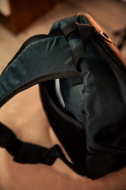 Bolso Cruzado para Cámara DSLR y Mirrorless — Impermeable y Acolchado