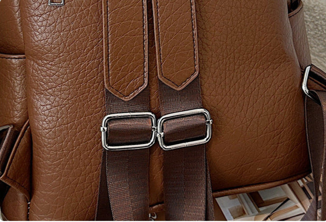 Mochila Elegante de Cuero Sintético